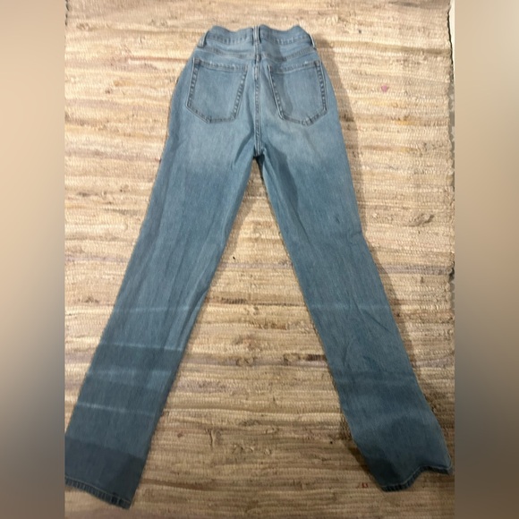 V CUT JEANS - Picture 4 of 4